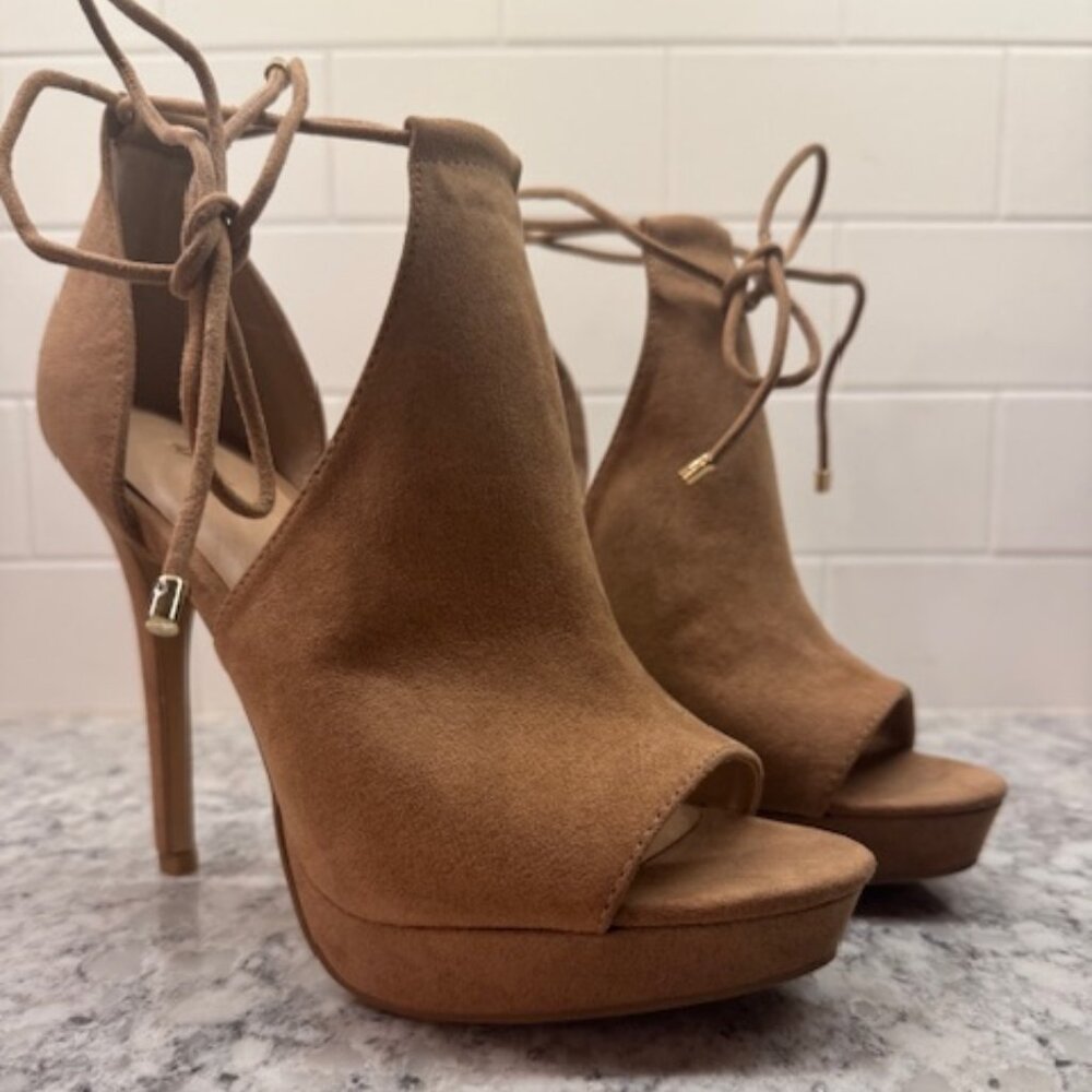 APT. 9  Stiletto Heel NWOT